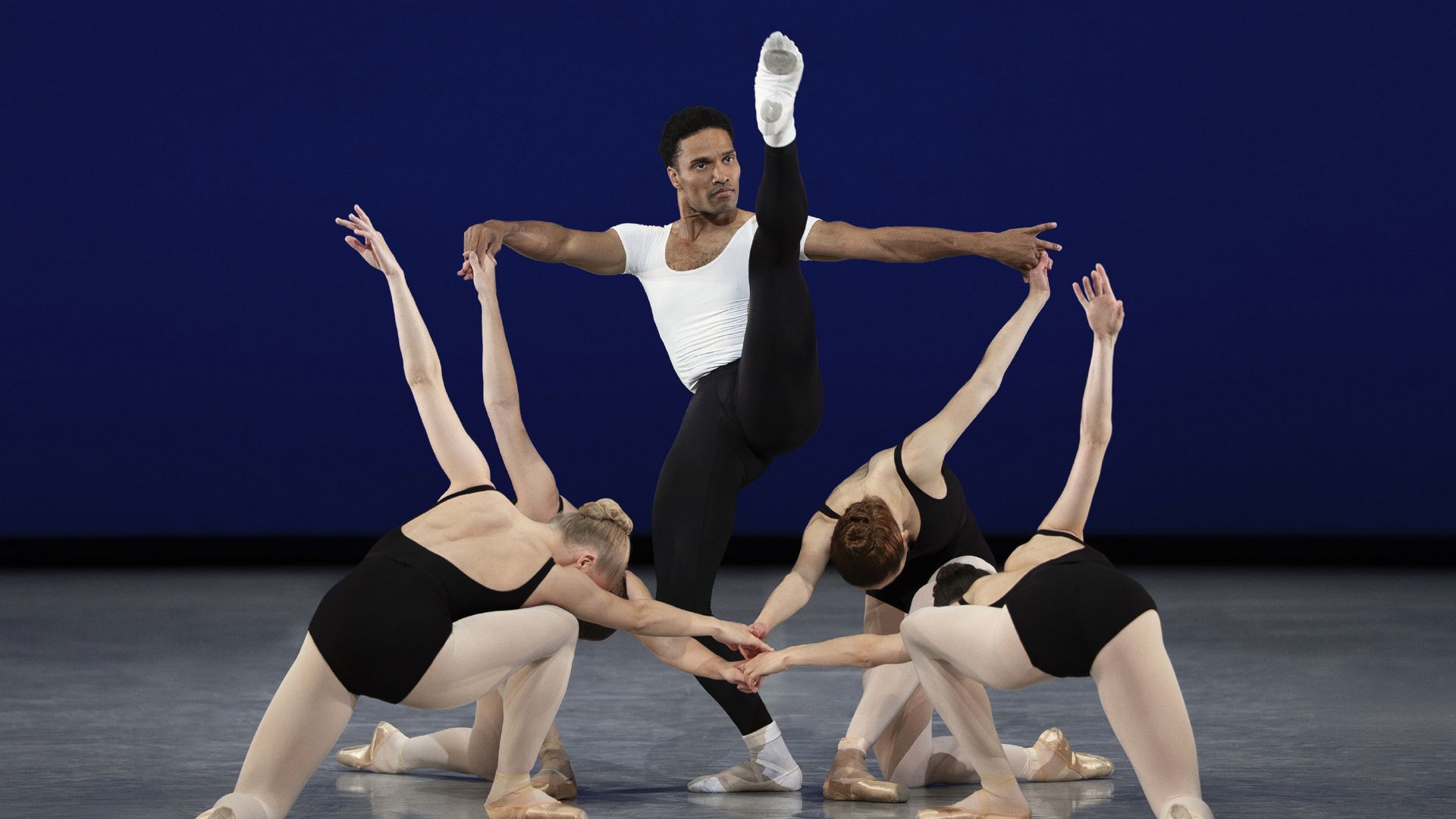 The Roling Giant Steps Giant Steps | Det Kongelige Teater
