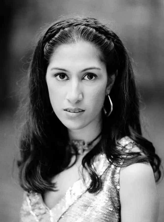 Mishka Rushdie Momen